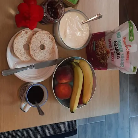 Private Bedsit At Newcastle 3*