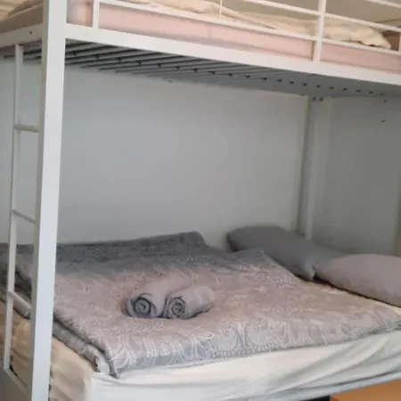 בית הארחה Private Bedsit At Newcastle גלוואיי