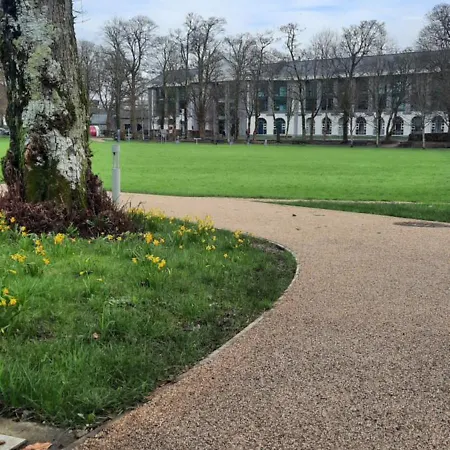 Private Bedsit At Newcastle Gæstehus Galway