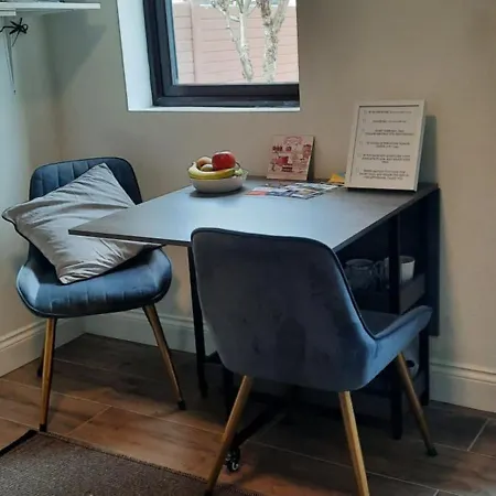 Private Bedsit At Newcastle 3*