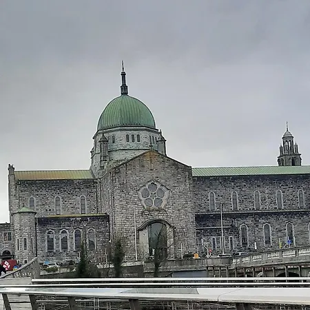 Private Bedsit At Newcastle 3* Galway