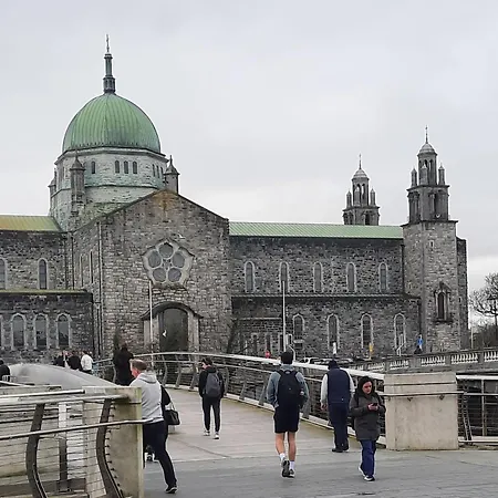 Private Bedsit At Newcastle Galway